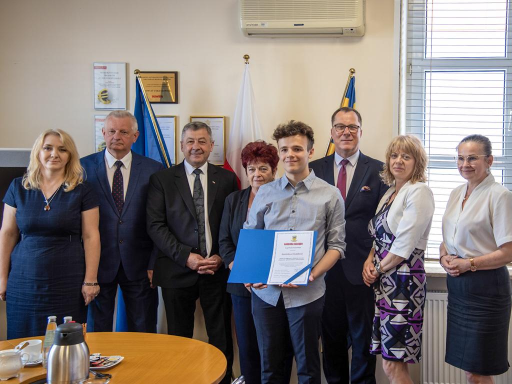 Dominik Żydzik ze Strzyżowa Laureatem Nagrody Zarządu Powiatu w dziedzinie twórczości artystycznej, upowszechniania i ochrony kultury.